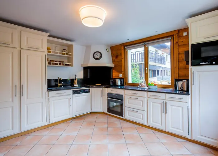 Edelweiss - Year 木屋 霞慕尼